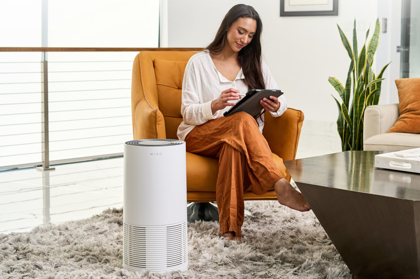 Miko Luftreiniger für Zuhause, H13 HEPA mit PM2.5 Sensor, Auto-Modus, 4 Stufen, 135 m² Abdeckung – entfernt 99,97% Pollen, Staub, Rauch